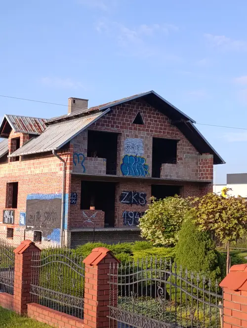 Niedokończony dom - zdjęcie 1/1