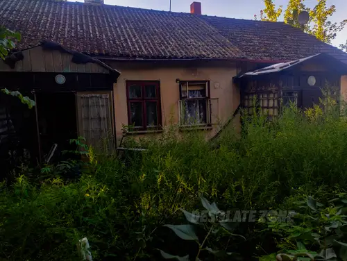 Opuszczony dom z bronią