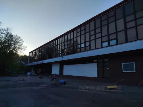Hale targowe i biurowiec - zdjęcie 2/23