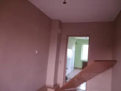 Opuszczony domek z garażem - zdjęcie 26/41