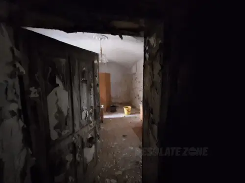 Opuszczony dom - zdjęcie 8/24