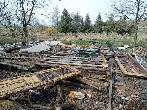 Opustoszała działka w środku niczego - photo 1/8