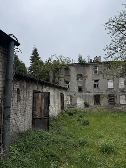 Opuszczone budynki - zdjęcie 1/5