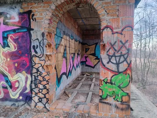 Niedokończona Willa obok Lotniska