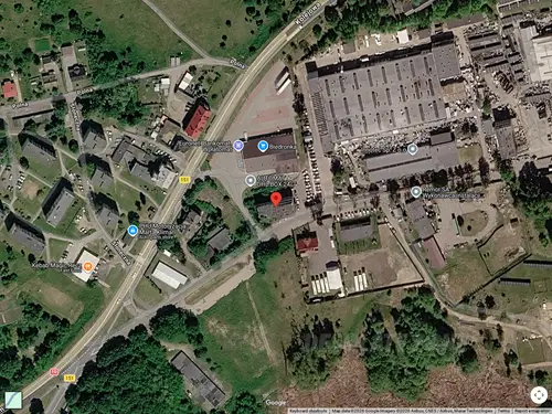 Opuszczony biurowiec w idealnym stanie. - zdjęcie 1/1 - Google Satellite