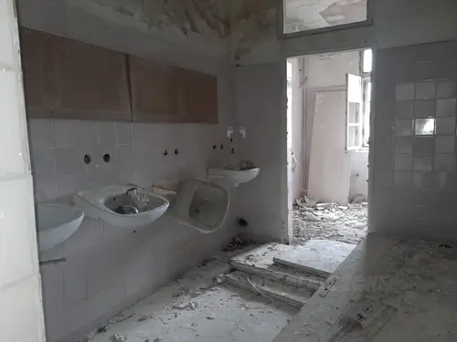 Opuszczona przychodnia wojskowa. - photo 15/48