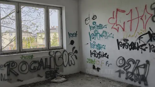 Opuszczony niedokończony dom