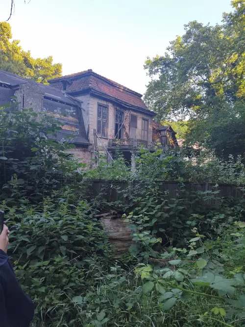 opuszczony dom