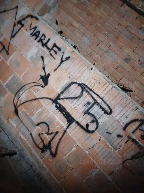 Niedokończona Willa obok Lotniska