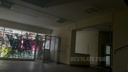 Opuszczona przychodnia rejonowa SZPZLO Warszawa-Ochota - photo 3/15