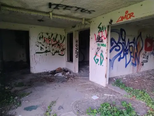 Opuszczony stadion - zdjęcie 12/16