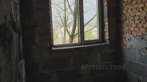 Opuszczony niedokończony dom