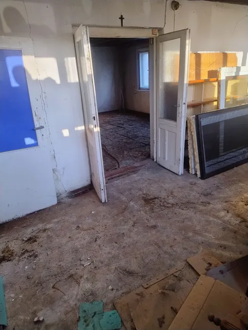 Mały ale 2-piętrowy domek