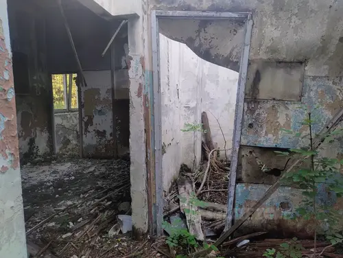 Opuszczone budynki bazy marynarki wojennej Katarina - photo 9/12