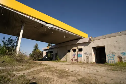 Opuszczona stacja benzynowa i McDonald's - zdjęcie 5/43