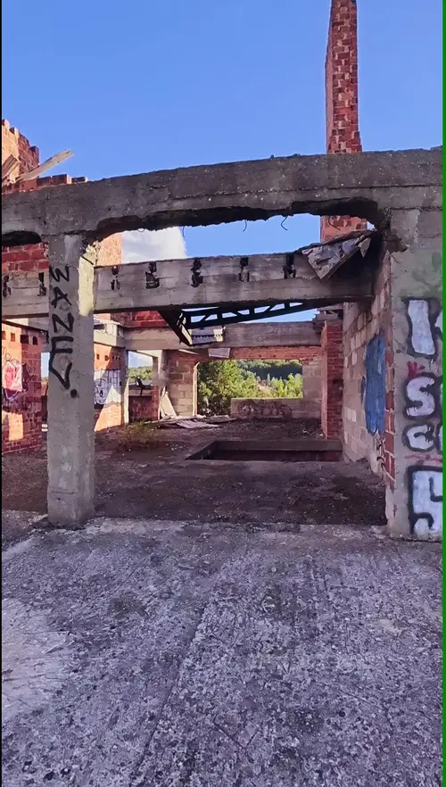 BUDYNEK PRZY DRODZE - zdjęcie 2/4