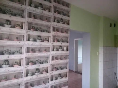 Opuszczony domek z garażem