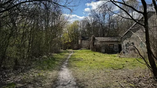 Brama pałacowa z piekarnią i stajnią - zdjęcie 2/31