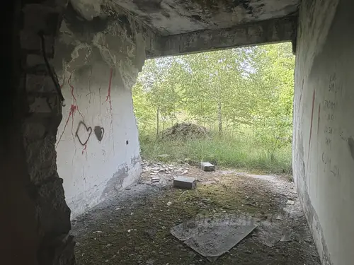 Opuszczone kurniki / dawna ferma drobiu
