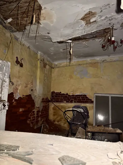 Pęknięta kamienica
