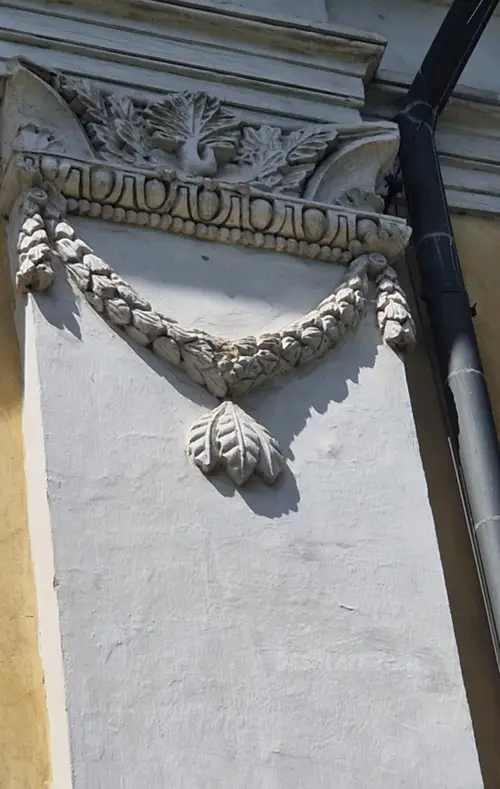 opuszczony pałac
