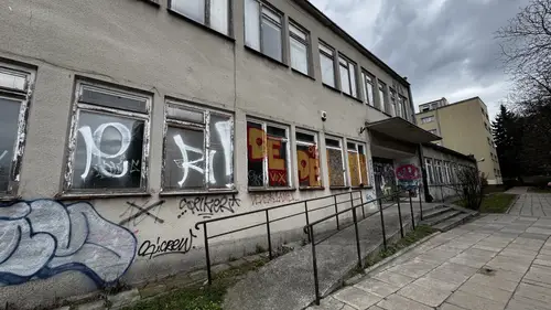 Opuszczona przychodnia rejonowa SZPZLO Warszawa-Ochota - photo 1/11