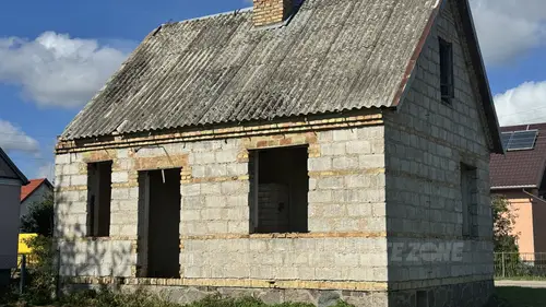 Niedokończony dom