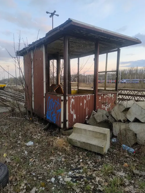 Opuszczone Budynki przy Torach