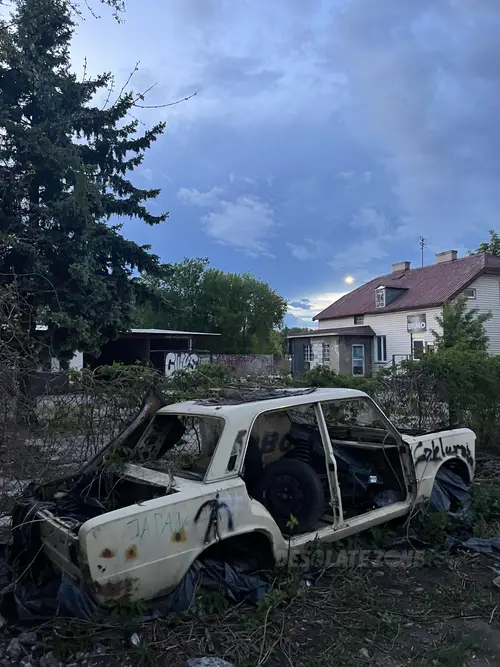 Opuszczony serwis samochodowy + dom - zdjęcie 2/8