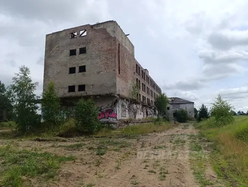 Opuszczone budynki po dawnych koszarach wojskowych, Borne Sulinowo - photo 12/40