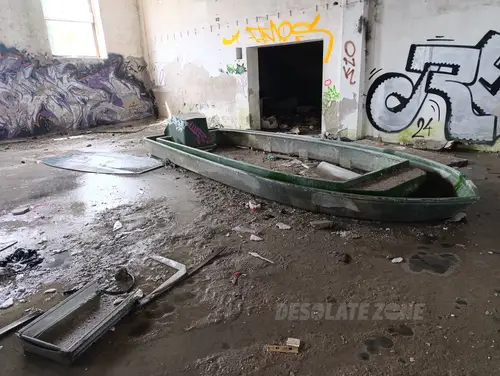 Opuszczone budynki po dawnych koszarach wojskowych, Borne Sulinowo - photo 4/40