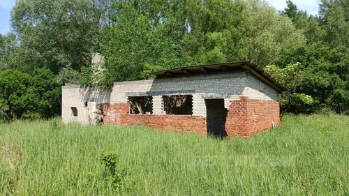 Opuszczone zabudowania - zdjęcie 6/8