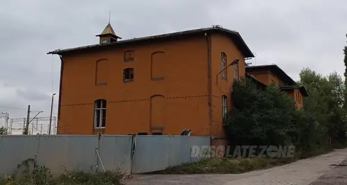 Opuszczony budynek kolejowy Szczecin Port Centralny - photo 2/11