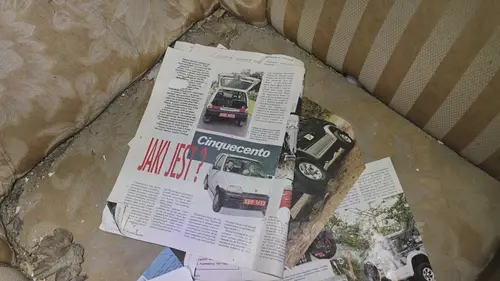 Opuszczony dom ze stodołą - zdjęcie 6/98
