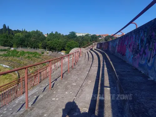 Opuszczony stadion - zdjęcie 11/18