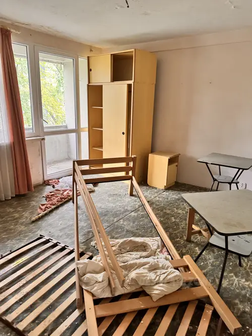 Opuszczony hostel - zdjęcie 11/36