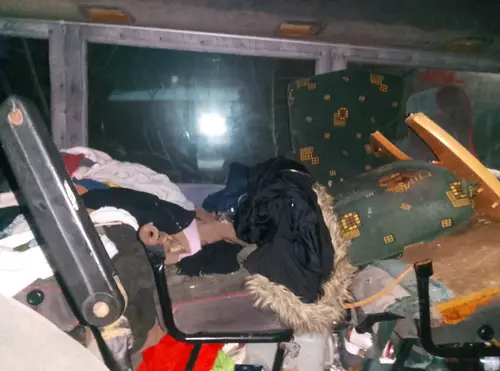 Stary porzucony bus - photo 5/8