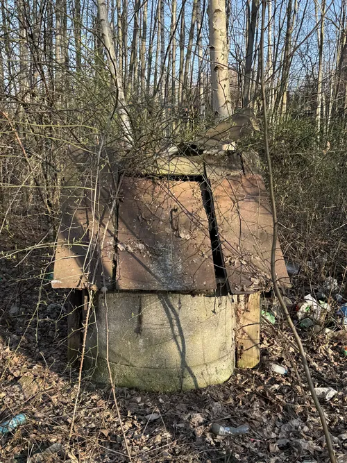 Opuszczony dom - zdjęcie 2/9