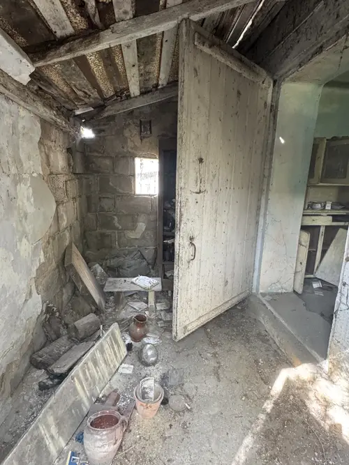 Opuszczone gospodarstwo - zdjęcie 8/27