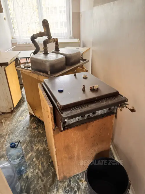 Opuszczony hostel - zdjęcie 9/36