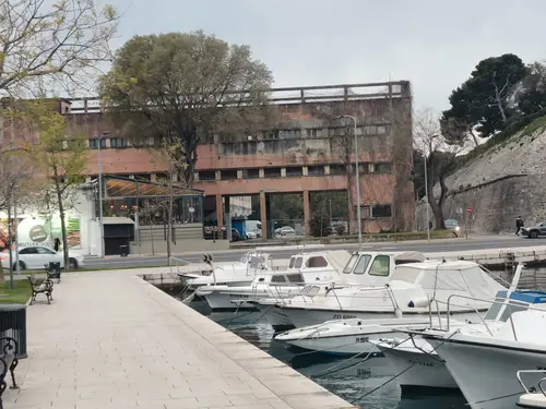 Opuszczone skrzydło hali sportowej Zadar - zdjęcie 1/4