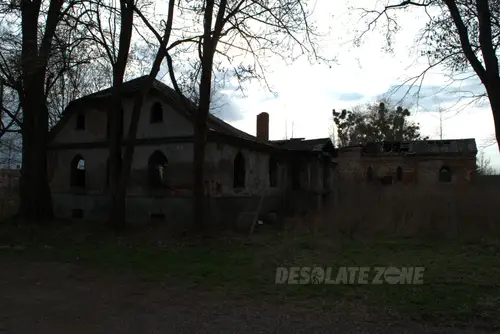 Zespół dworski i folwarczny - zdjęcie 2/5