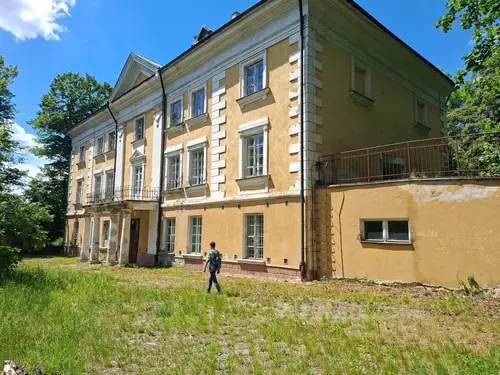opuszczony pałac