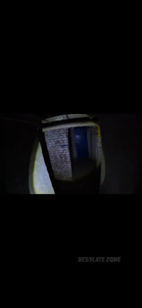 Zewnętrzne wejście do piwnicy pod blokiem - zdjęcie 5/11