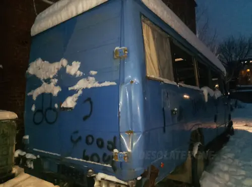 Stary porzucony bus - photo 3/8