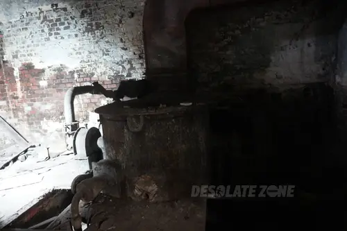 Opuszczona Fabryka Maszyn Elektrycznych Indukta S.A. - zdjęcie 15/69