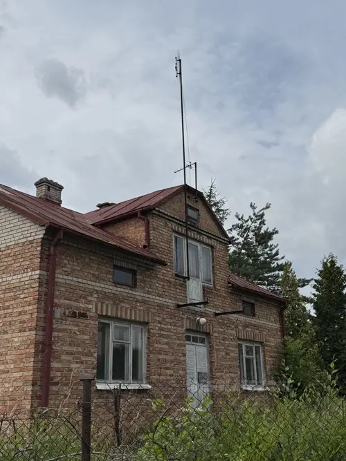 Opuszczony dom - zdjęcie 1/6