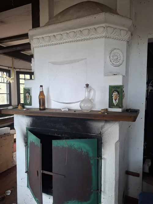 dwa opuszczone domki