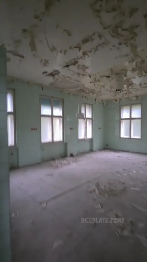 Opuszczony szpital - zdjęcie 8/12