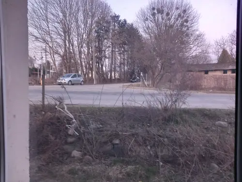 Opuszczony domek z garażem - zdjęcie 30/41